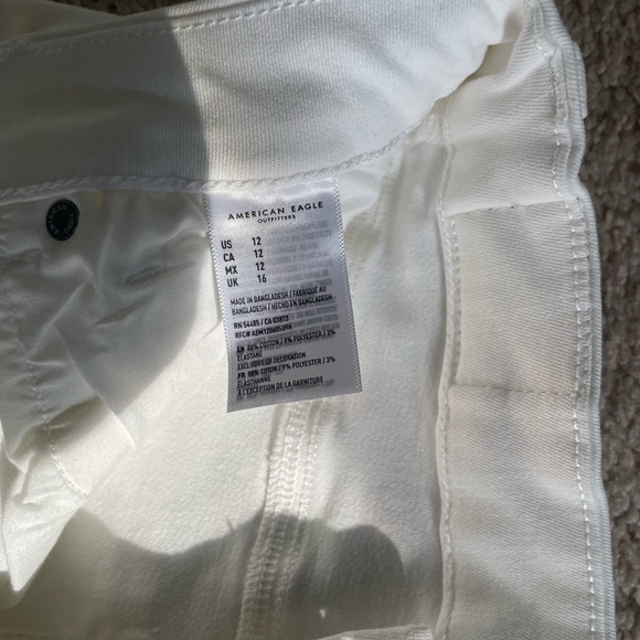 AE Next Level Curvy High-Waisted Denim Short - Cream/White - Picture 5 of 7